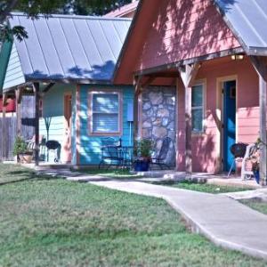 Blanco Riverside Cottages