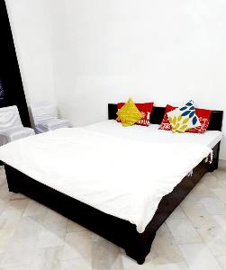 POP 84868 Moonlight Guest House, Greater Noida