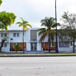 Hotels near Churchill's Miami - Knights Inn Miami Motel Bianco