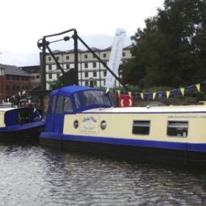 Hotels near Sheffield Hallam Students' Union - Houseboat Hotels