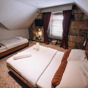 Hotels near Zico Bar Wishaw - The Commercial Hotel