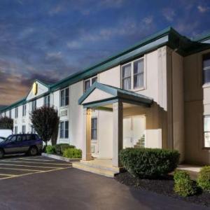 Super 8 by Wyndham Harrisburg Hershey West