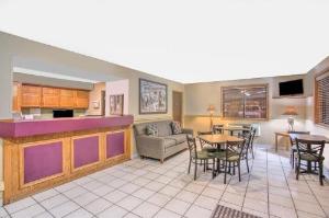 Super 8 by Wyndham Christiansburg/Blacksburg Area, Christiansburg