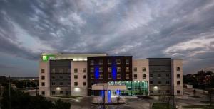 Holiday Inn Express & Suites Garland E - Lake Hubbard I30, Garland