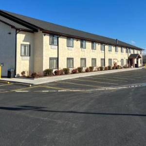 Hotels near Green River Live Greensburg - Super 8 by Wyndham Campbellsville KY