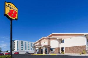 Super 8 by Wyndham Winchester VA, Winchester