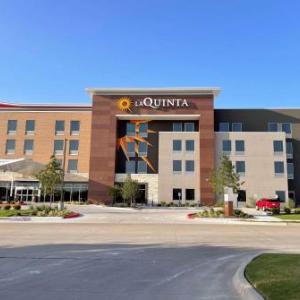 Hotels near Brushy Creek Amphitheater - La Quinta Inn & Suites by Wyndham Pflugerville