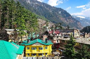 FabHotel Shandela Near Mall Road, Manali