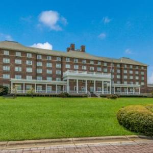 Hotels near Suffolk Center for Cultural Arts - Hilton Garden Inn Suffolk