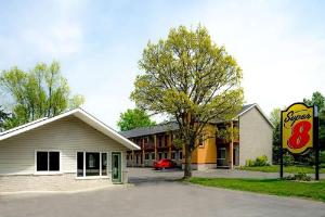 Super 8 by Wyndham Kingston, Kingston