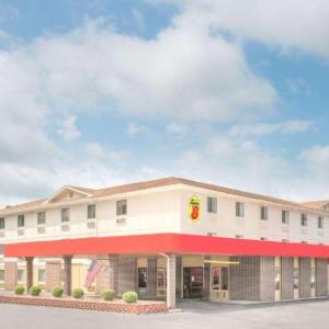 Super 8 by Wyndham Terre Haute