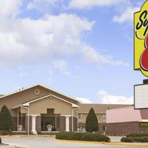 Hotels near Gallup Community Service Center - Super 8 by Wyndham Gallup