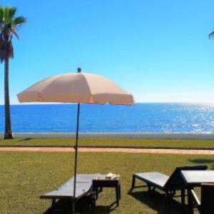 Sea Front Beach House Sandra D