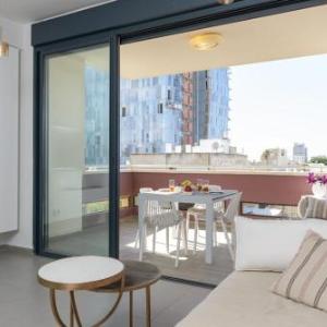 Cozy 2BR with Balcony and Mamad on Dizzengoff by HolyGuest