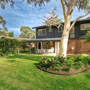 Coastal Oasis - Pet Friendly - 6 Mins Walk to Beach