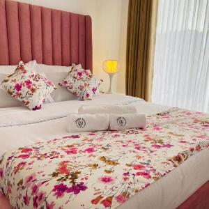Grand Winterberry - Lake View Luxury Residence