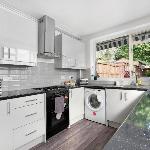 Heathrow Living Stanwell Serviced House 5 bedrooms 