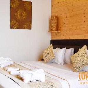 Galaxy Luxuria