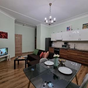 Art Deco One-Bedroom Apartment in Library House