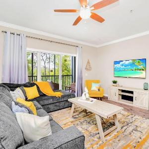 2BR Condo with Pool & Hot tub - Near Disney!