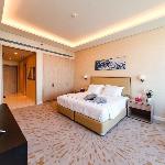 Stunning studio Apartment palm tower in palm Dubai 