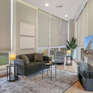 Nicely Decorated 1BR Apt w Laundry - Crosby 202