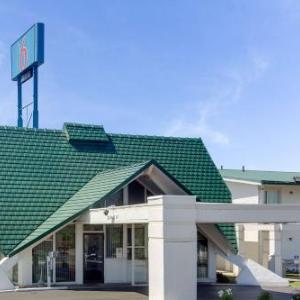 Wingate by Wyndham Geneva at SPIRE Academy