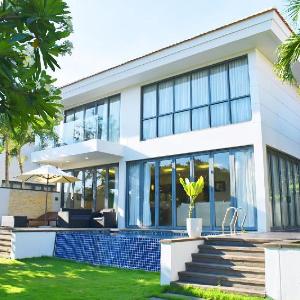 Cheerful 3-bedroom villa with pool