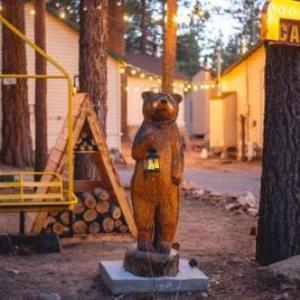 Hotels near The Cave Big Bear - Lakewood Cabins
