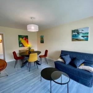 Quiberon - Appartement T2 - 50m² - Plein centre proche plage parking privé loggia sud