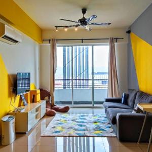 Urban Modern Apt @ Majestic Condo by 21 Homestay