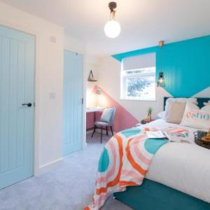 5 bed 5 bath house free parking patio garden - Esho Stays