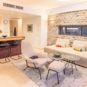 Relaxing 2 BR Apt with Parking