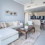 Beautiful Bright 1BR Apartment in Dubai Marina 