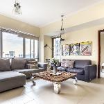 Modern 1BR Apartment in Downtown Dubai 