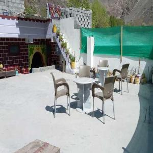 Karimabad guest house