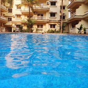 Seacoast Retreat- Lovely 2 BHK condo with pool