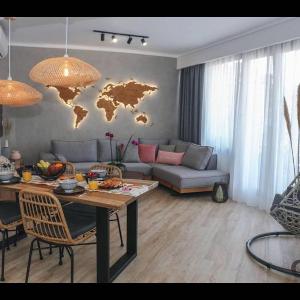 Luxury 80m2 Apartment With Balkony Downtown