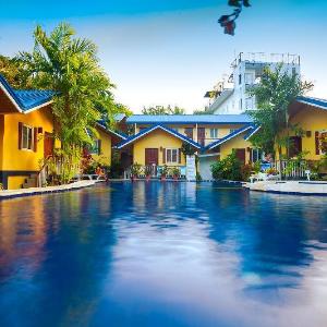 Blue Lagoon Inn & Suites