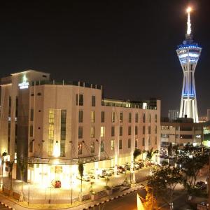 Fuller Hotel