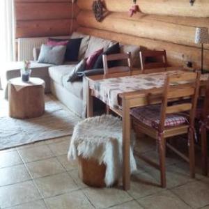 Chaty Świerkowe Wzgórze - tylko domki typu superior z prywatną sauną balią kominkiem oraz ogrodzonym prywatnym terenem z grillem domki bez sauny na wspólnym terenie