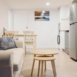 Moffat Beach Coastal Contemporary Unit B