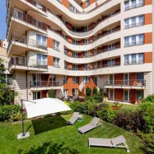 Escala Hotel & Suites