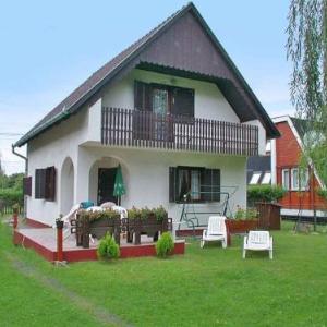 Holiday home Balatonbereny/Balaton 18163