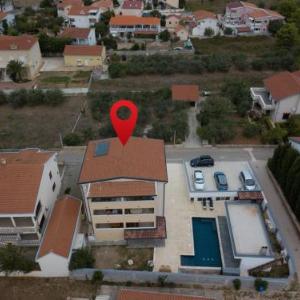 Family friendly apartments with a swimming pool Vir - 20197
