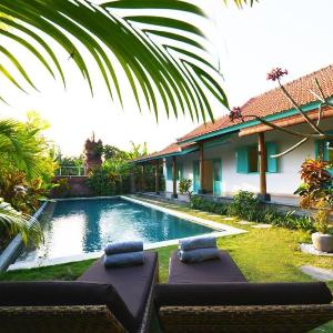 Big FAMILY FRIENDLY Villa Large pool & Netflix