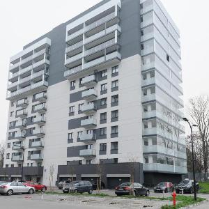 Lumina I Spacious 2BR Apart with Balcony I Jaccuzi I Parking