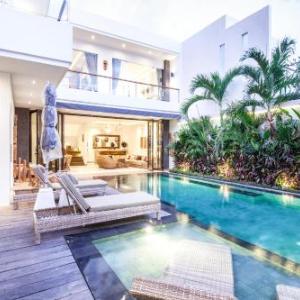 Exquisite 4BR Haven 5min Stroll to Beach Canggu