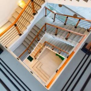 J Leaf Hotel By Blue Bird