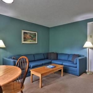 Cedarbrook Two Queen Bed Standard Hotel Room with outdoor heated pool 102